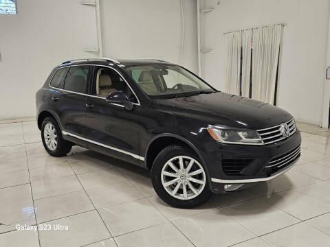 2015 Volkswagen Touareg for sale at Southern Star Automotive, Inc. in Duluth GA