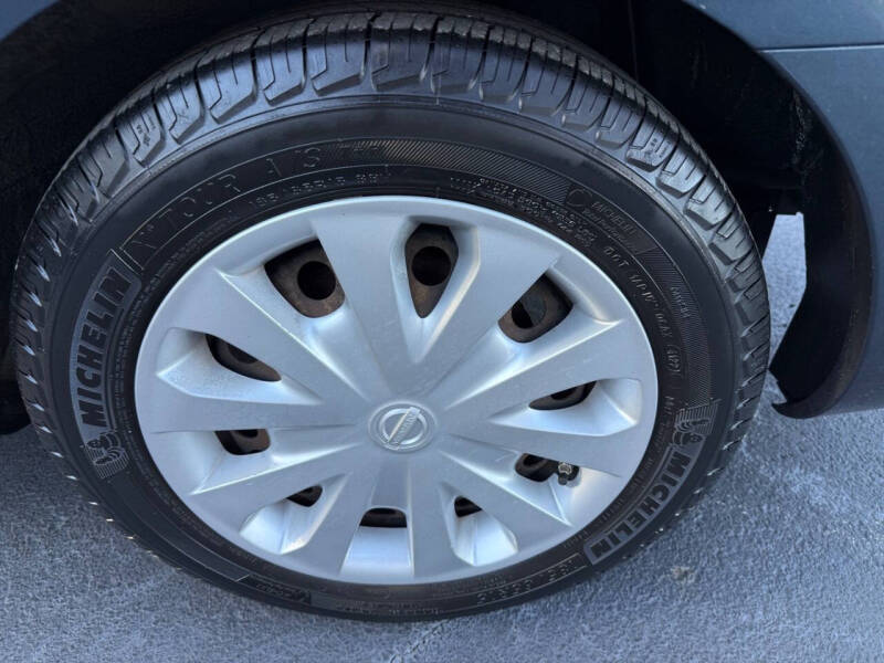 2016 Nissan Versa 1.6 SV