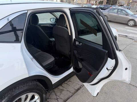 2020 Ford Escape SE