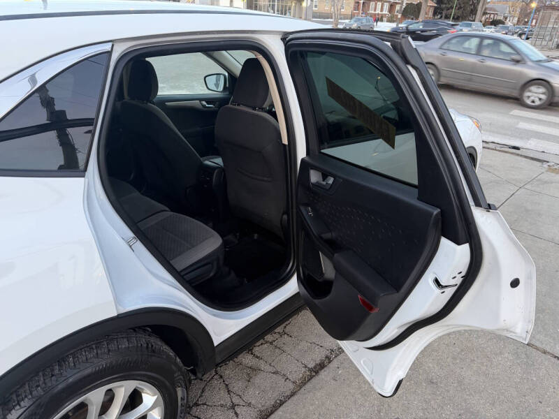 2020 Ford Escape SE