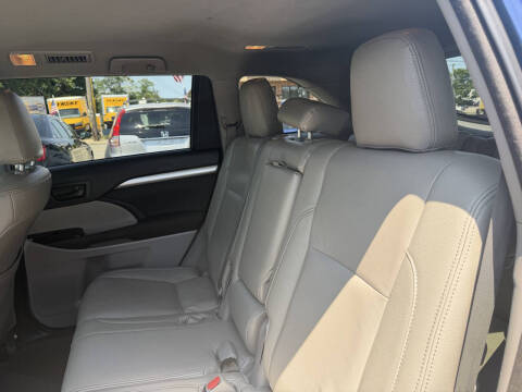 2015 Toyota Highlander LE