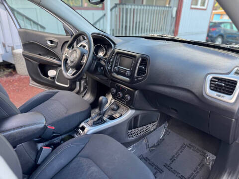 2017 Jeep Compass Sport