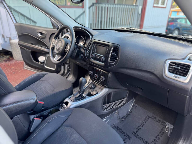 2017 Jeep Compass Sport