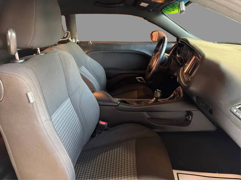 2021 Dodge Challenger SXT