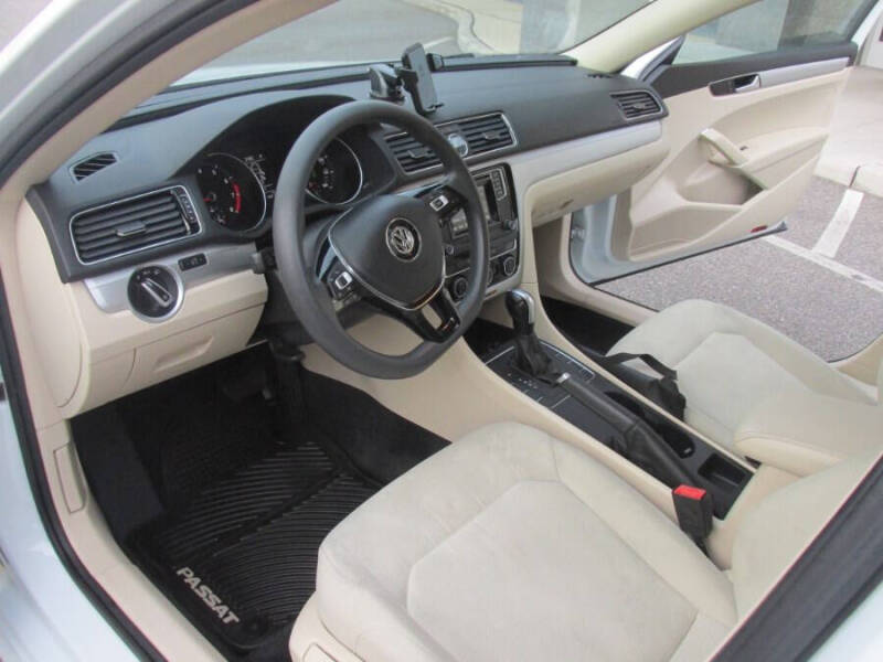 2017 Volkswagen Passat 1.8T S