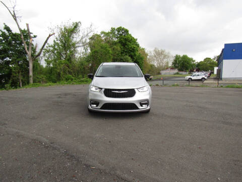 2024 Chrysler Pacifica Touring L