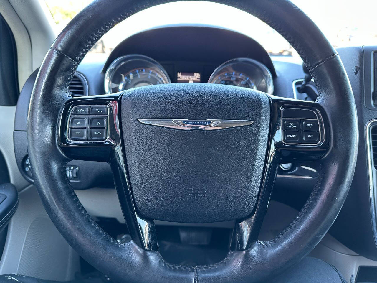 ChryslerTown and Country34