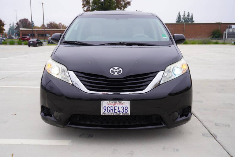 2013 Toyota Sienna LE 7-Passenger Auto Access Seat