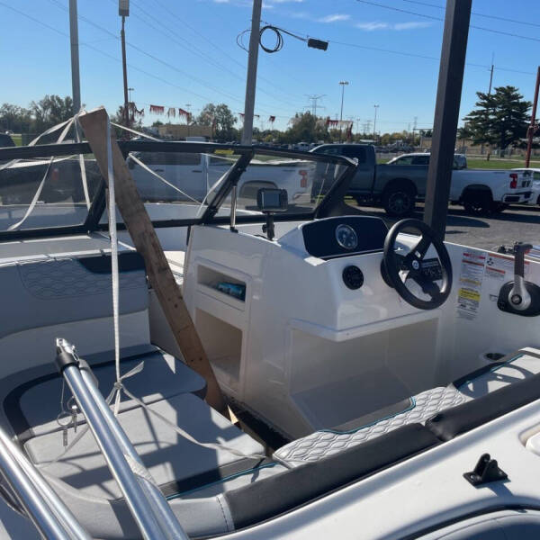 2022 Bayliner Element E16