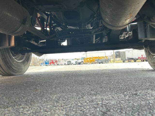 2005 Freightliner Columbia 120