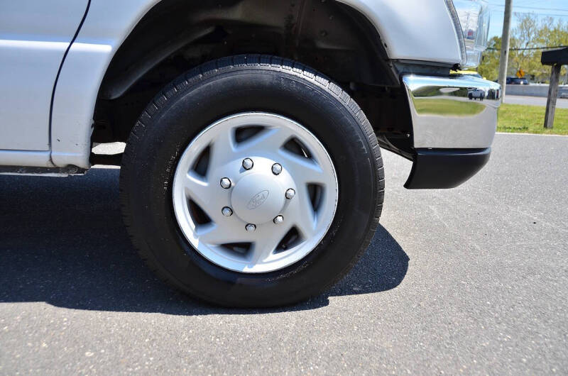 2008 Ford E-Series E-150 XLT