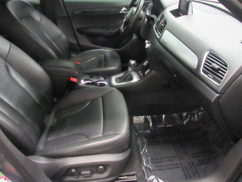 2015 Audi Q3 2.0T quattro Premium Plus