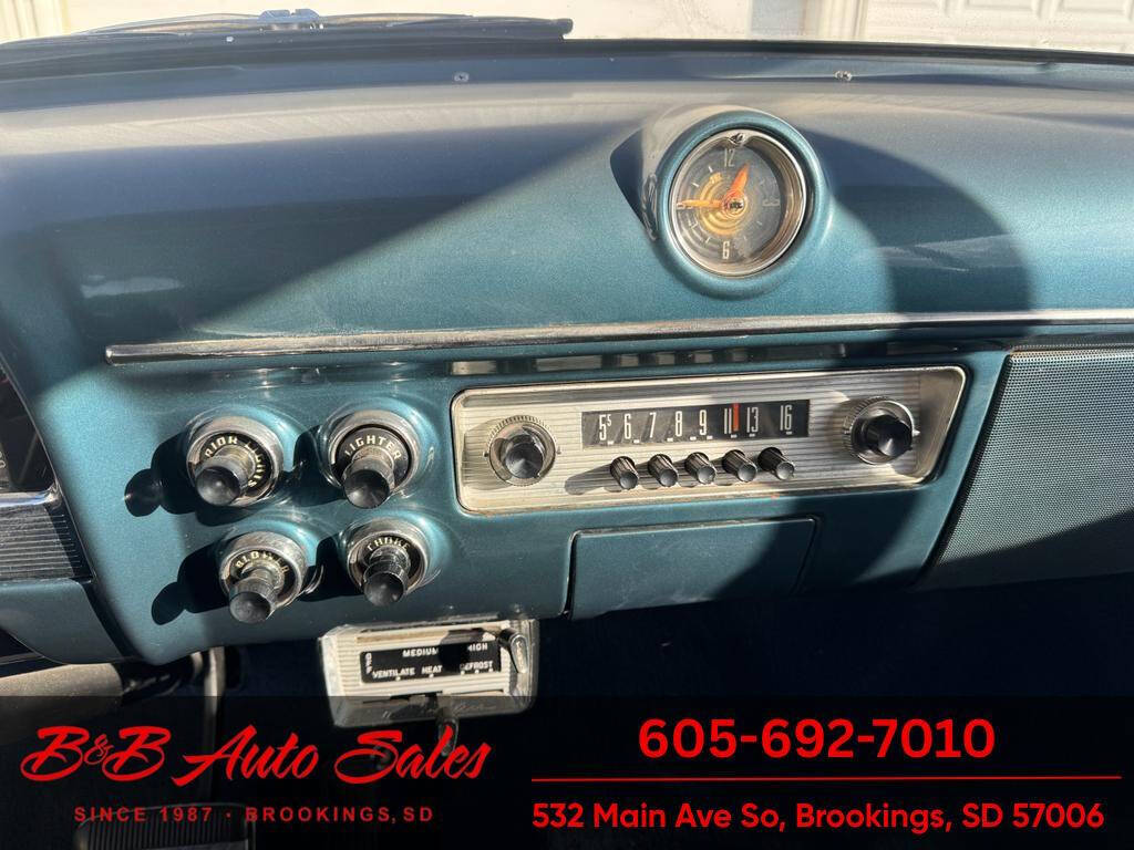 1952 Ford Crestline 35