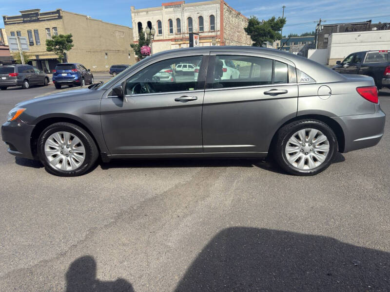 2013 Chrysler 200 LX