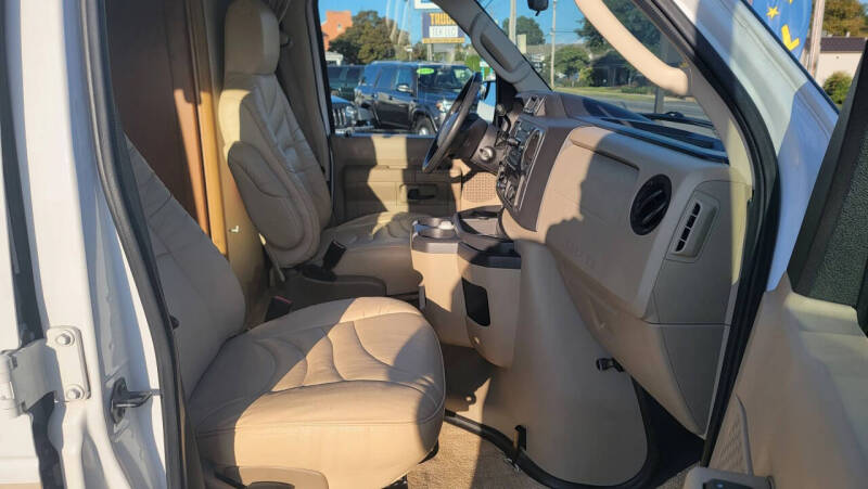 2010 Ford E-Series E-350 SD