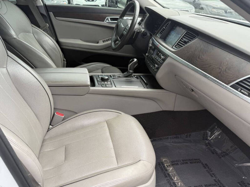 2017 Genesis G80