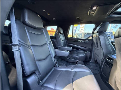 2019 Cadillac Escalade Platinum