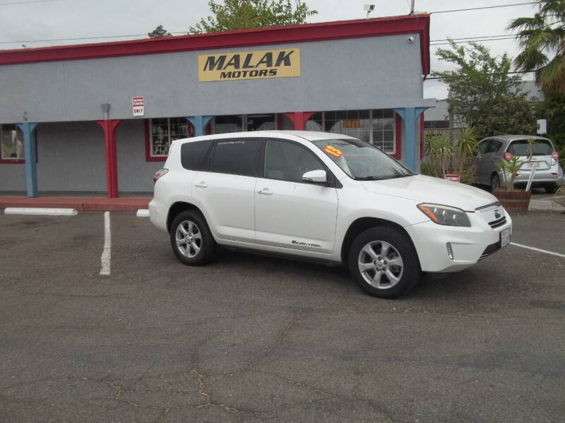 2013 Toyota RAV4 EV photo 19