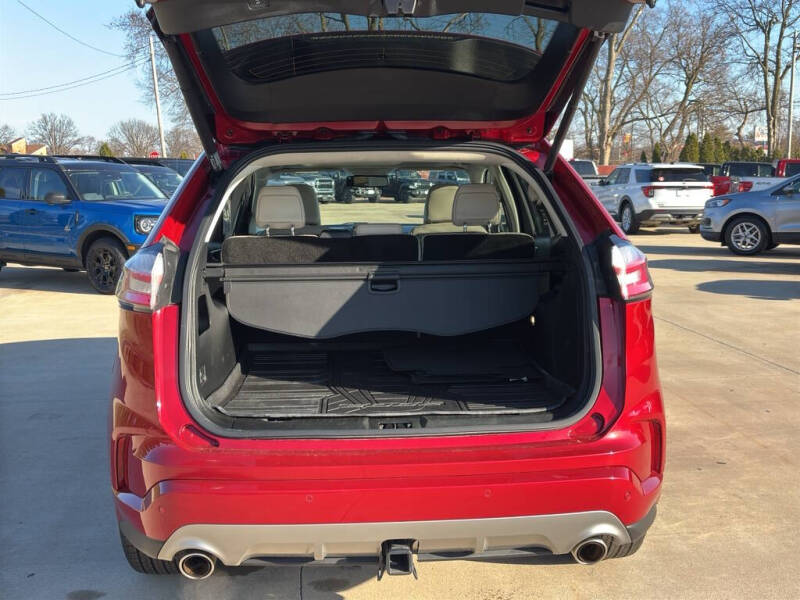 2022 Ford Edge Titanium