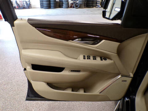 2017 Cadillac Escalade Luxury
