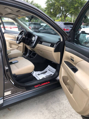 2016 Mitsubishi Outlander SE