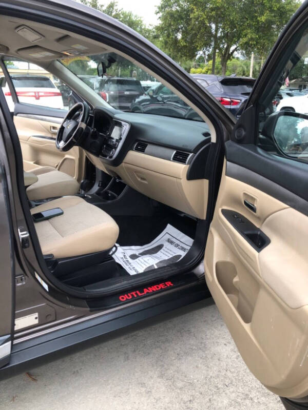 2016 Mitsubishi Outlander SE