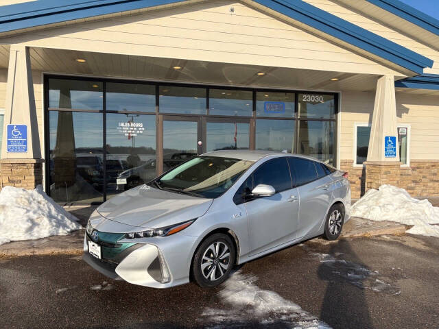 2017 Toyota Prius Prime Premium's photo