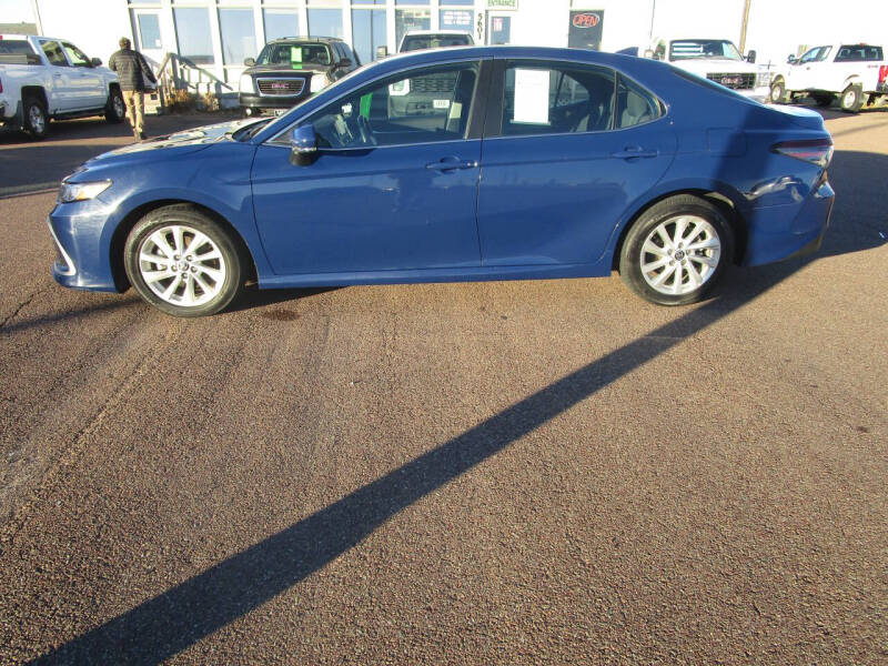 2024 Toyota Camry LE's photo