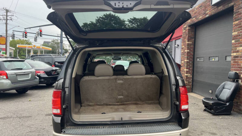 2005 Ford Explorer Eddie Bauer