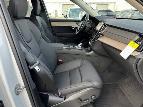 2025 Volvo XC90 T8 Plus Bright Theme 7P