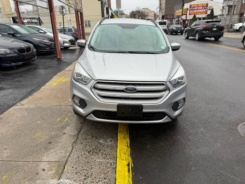 2018 Ford Escape SEL photo 2