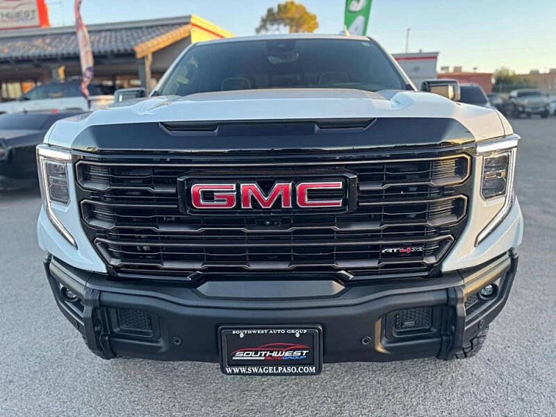 2024 GMC Sierra 1500 AT4X