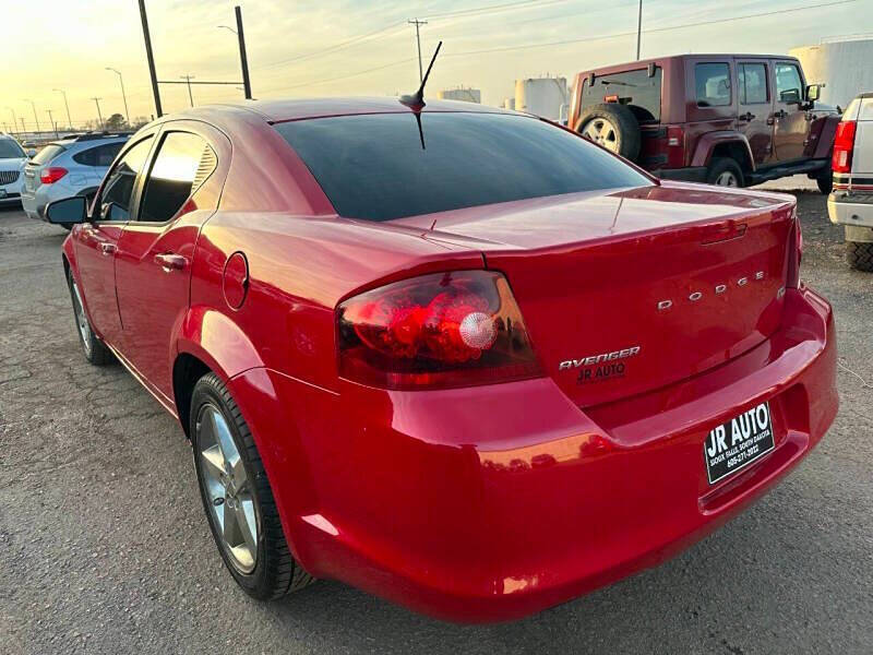 2011 Dodge Avenger Lux