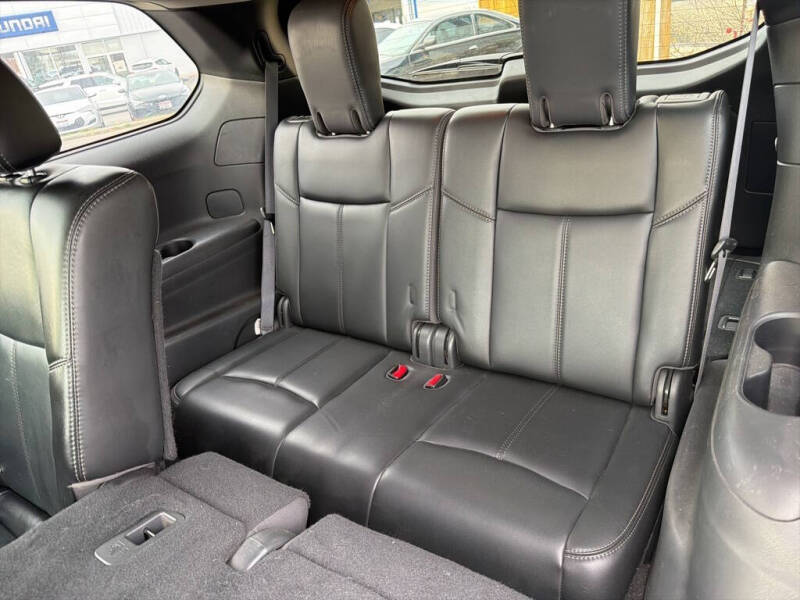 2017 Nissan Pathfinder SL