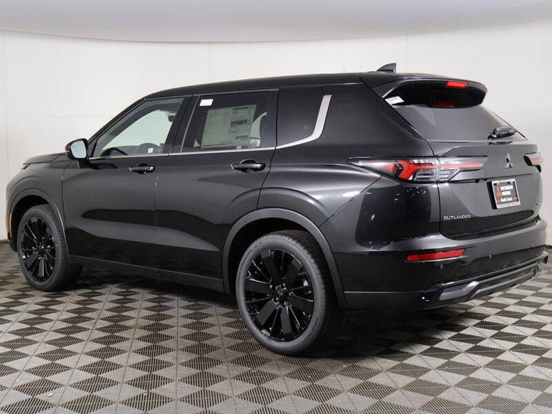 2026 Mitsubishi Outlander LE