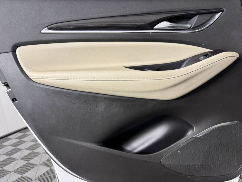 2020 Buick Enclave Essence