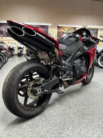 2011 Yamaha YZF-R1