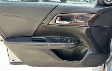 2017 Honda Accord EX-L w/Navi w/Honda Sensing