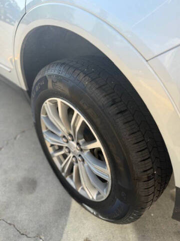 2017 Cadillac XT5 Luxury