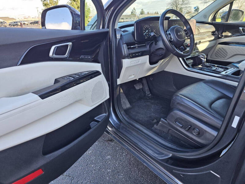 2024 Kia Carnival SX