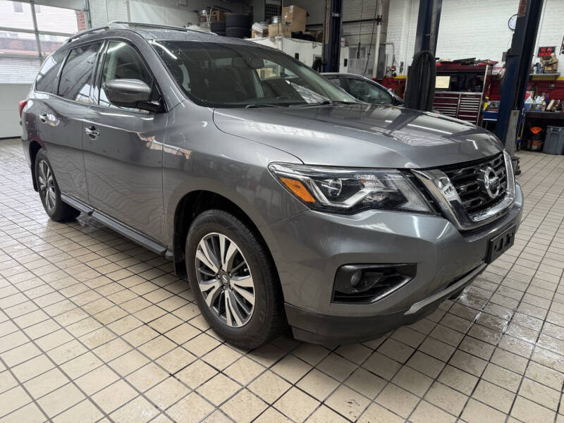 2017 Nissan Pathfinder SV