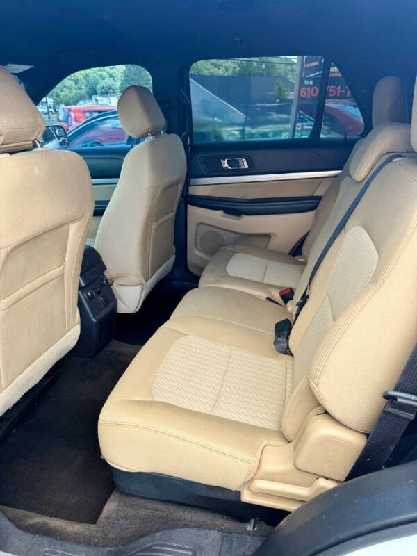 2017 Ford Explorer