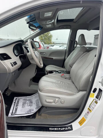2013 Toyota Sienna XLE 7-Passenger