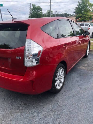 2013 Toyota Prius v Five