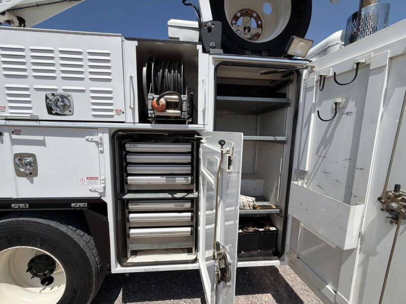 2014 Peterbilt 337