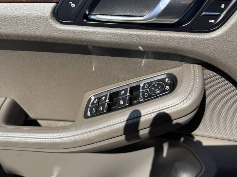2015 Porsche Macan S