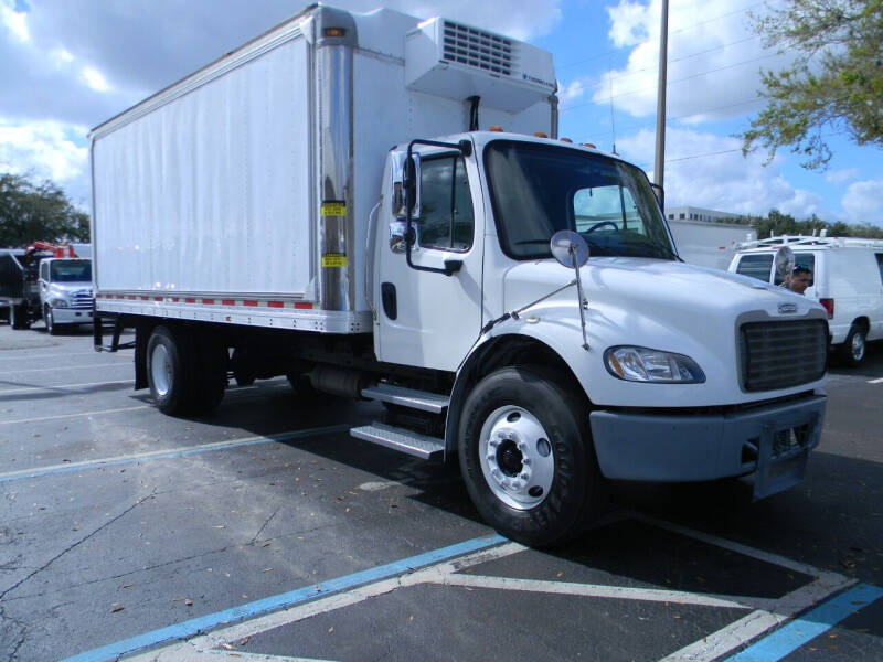 2015 Freightliner M2 106