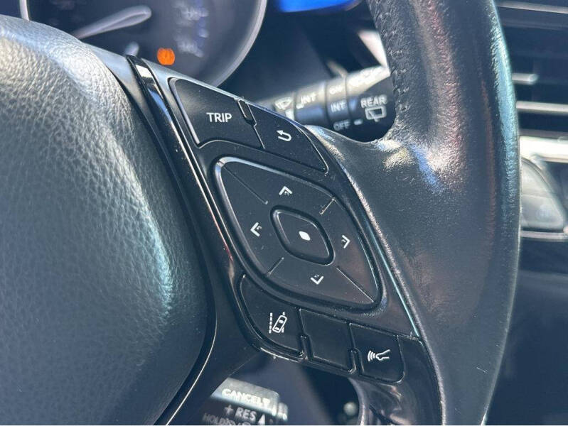 2021 Toyota C-HR XLE