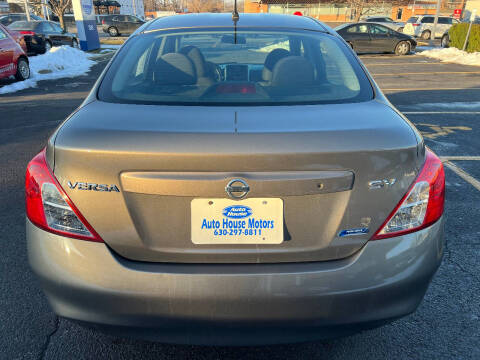 2012 Nissan Versa 1.6 SV