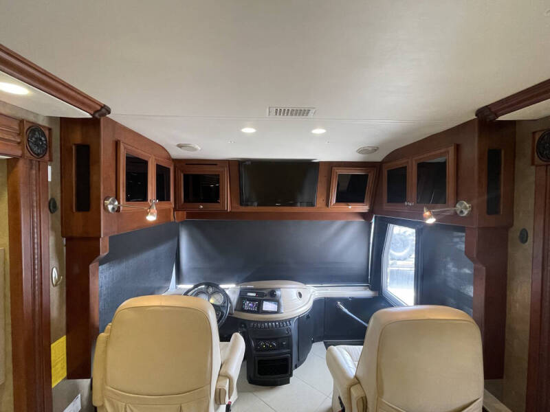 2013 Freightliner XCM Chassis
